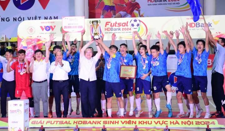 Đại học Kinh tế Kỹ thuật Công nghiệp vô địch giải Futsal sinh viên Hà Nội 2024