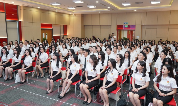 Vietjet chắp cánh ước mơ bay với ngày tuyển dụng tiếp viên hàng không tháng 10