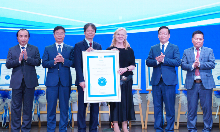 Đại học Kinh tế quốc dân lần đầu tiên đạt chuẩn chất lượng FIBAA