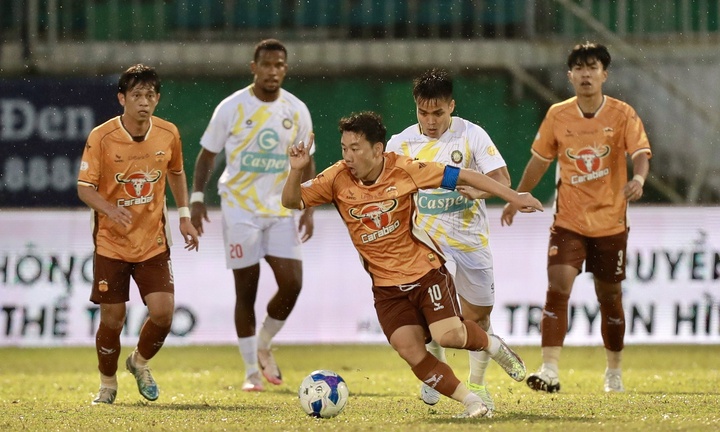 Video: Cựu tuyển thủ Việt Nam khiến HAGL mất chiến thắng phút bù giờ