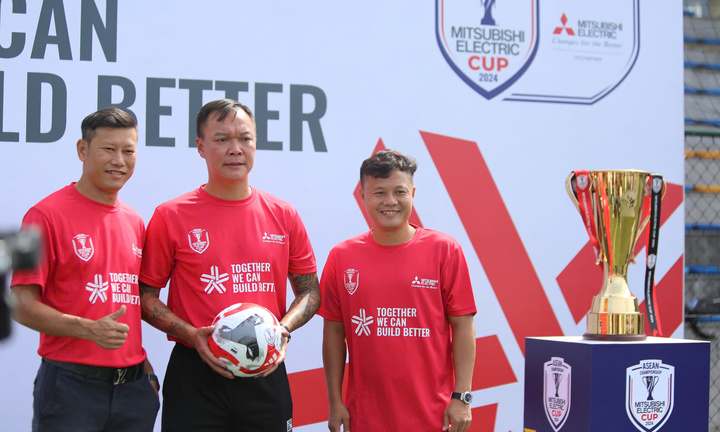 Bộ 3 danh thủ vô địch AFF Cup 2008 huấn luyện bóng đá cho cầu thủ trẻ