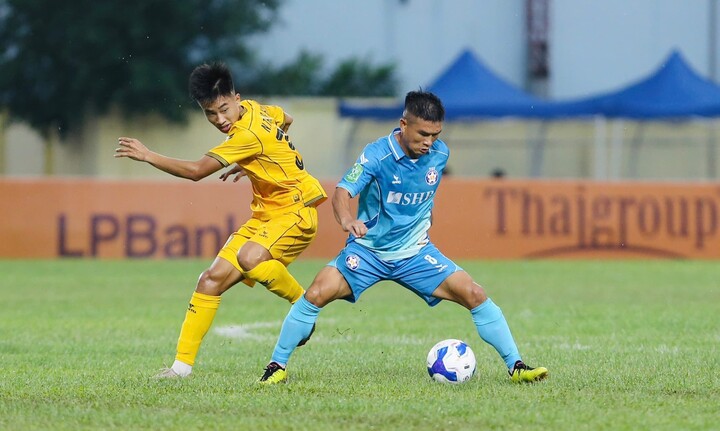 Bão Trà Mi đổ bộ, trận Đà Nẵng đấu Hải Phòng bị hoãn