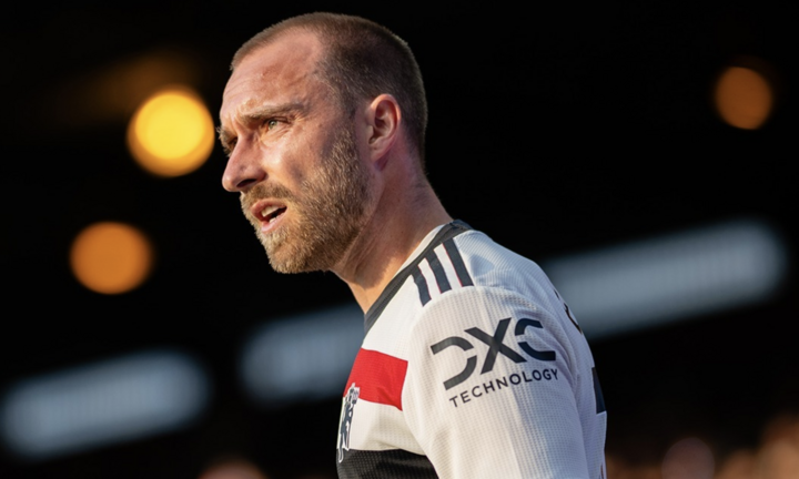 Bóng 3 lần đập xà ngang, Man Utd trắng tay rời London