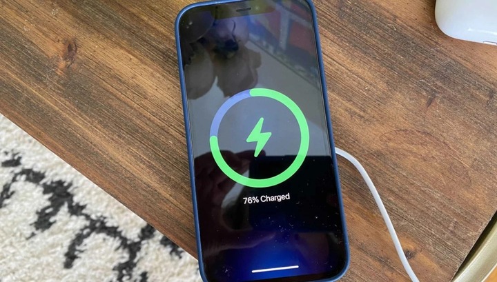 Những thời điểm cần sạc pin 100% cho thiết bị