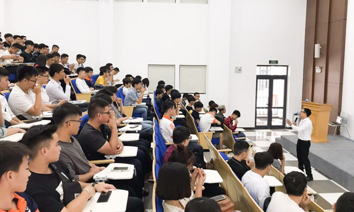 Hàng nghìn sinh viên các trường đại học bị cảnh báo, buộc thôi học