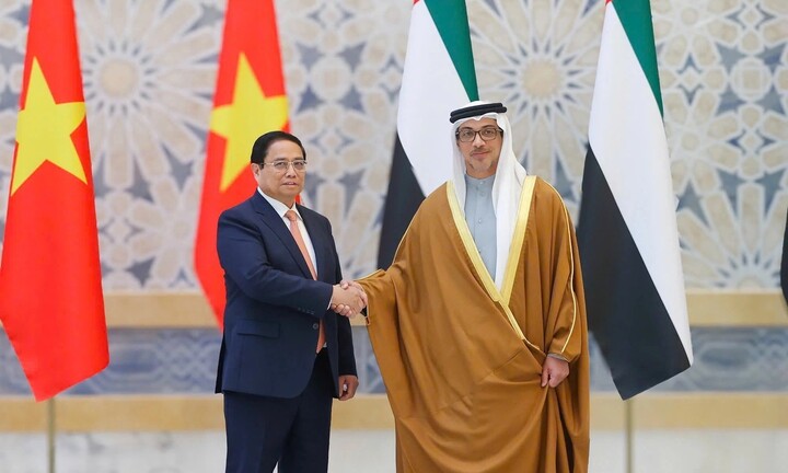 UAE bắn 21 loạt đại bác chào đón Thủ tướng Phạm Minh Chính