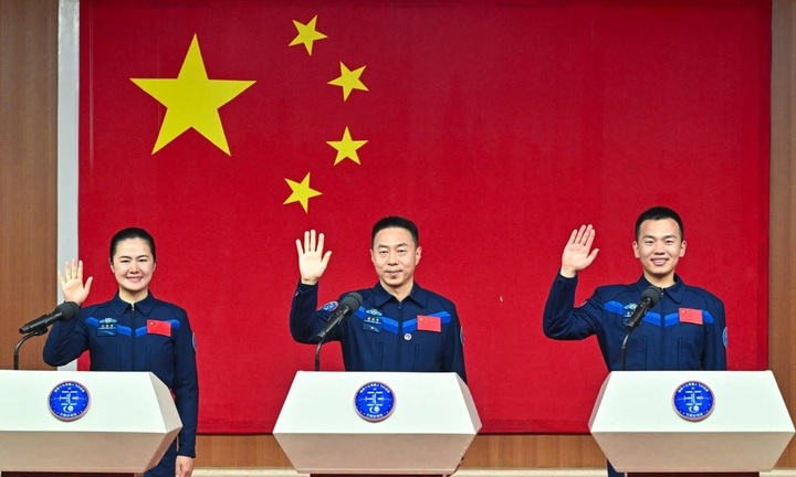 Hai phi hành gia 9X Trung Quốc lần đầu bay vào vũ trụ