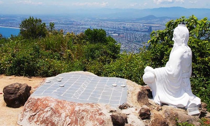Lên đỉnh Bàn Cờ, ngắm trọn vẹn vẻ đẹp Đà Nẵng