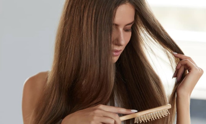 Mẹo chải tóc đúng cách ngăn ngừa tóc gãy rụng