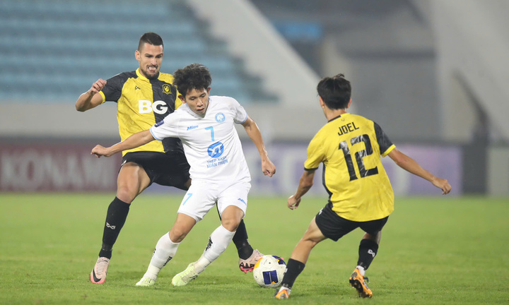 Ghi bàn phút cuối, CLB Nam Định ngược dòng ngoạn mục đánh bại đội Singapore