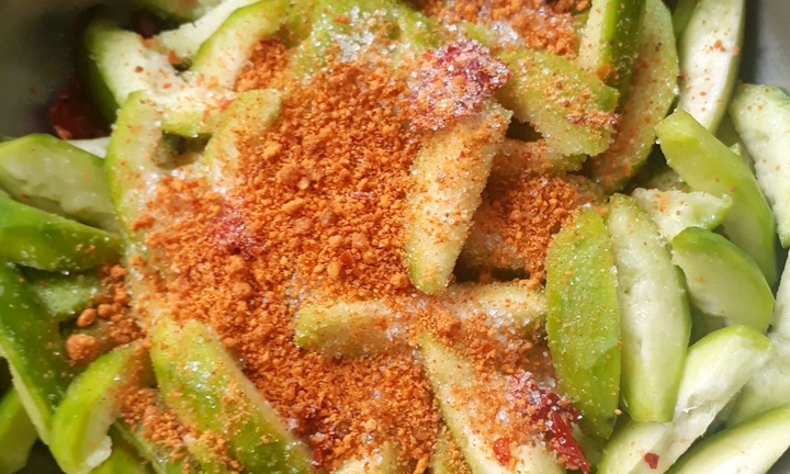 Cách làm cóc lắc muối ớt siêu ngon