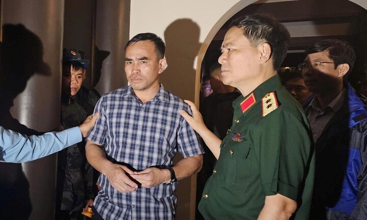 Đại tướng Phan Văn Giang khen ngợi hai phi công xử lý tốt sự cố máy bay ở Bình Định