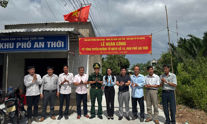 Báo điện tử VTC News chung tay làm đường bê tông cho người dân ở Bến Tre