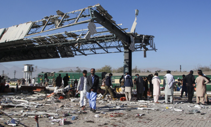 Đánh bom ga xe lửa ở Pakistan, ít nhất 24 người chết