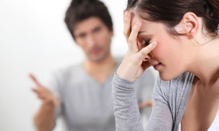 Chồng tôi luôn tranh trả tiền khi nhậu với bạn nhưng tiếc với vợ từng đồng