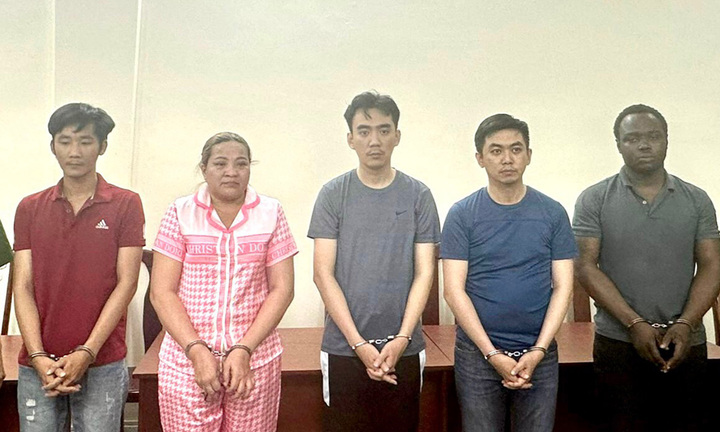 Bóc trần thủ đoạn 'rửa' 20 triệu USD, 2.000 tỷ đồng qua tiệm vàng ở TP.HCM