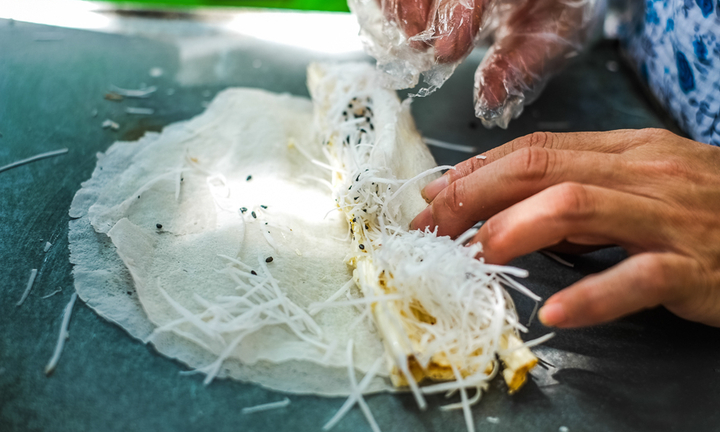 Vì sao gọi là món bò bía mà không có thịt bò?