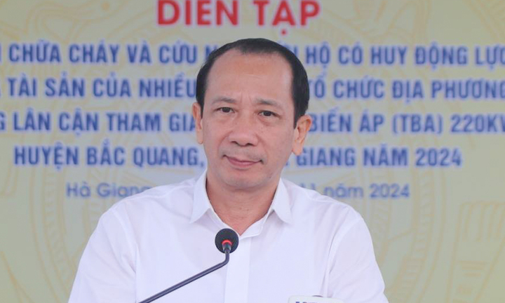 Kỷ luật, cho nghỉ hưu trước tuổi Phó Chủ tịch UBND tỉnh Hà Giang Trần Đức Quý