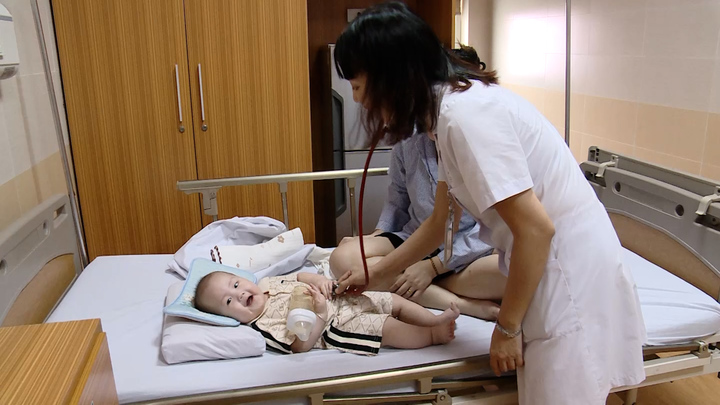  Trẻ sốt, ho, thở khó vì nhiễm virus hợp bào hô hấp, chuyên gia cảnh báo