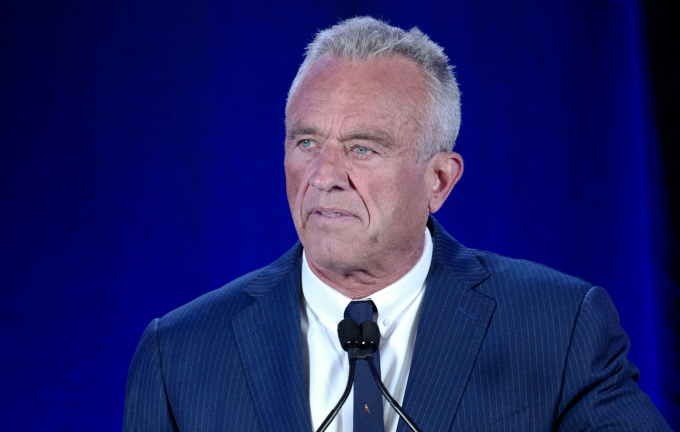 Người có quan điểm 'nghi ngờ vaccine' được ông Trump chọn làm lãnh đạo Bộ Y tế