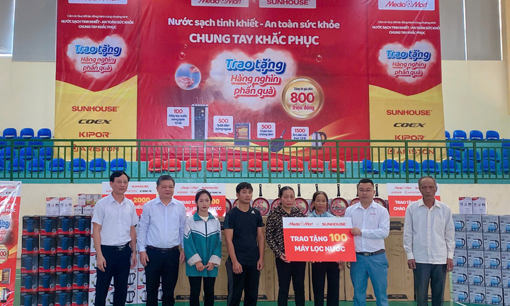 MediaMart hỗ trợ người dân khắc phục hậu quả sau bão Yagi