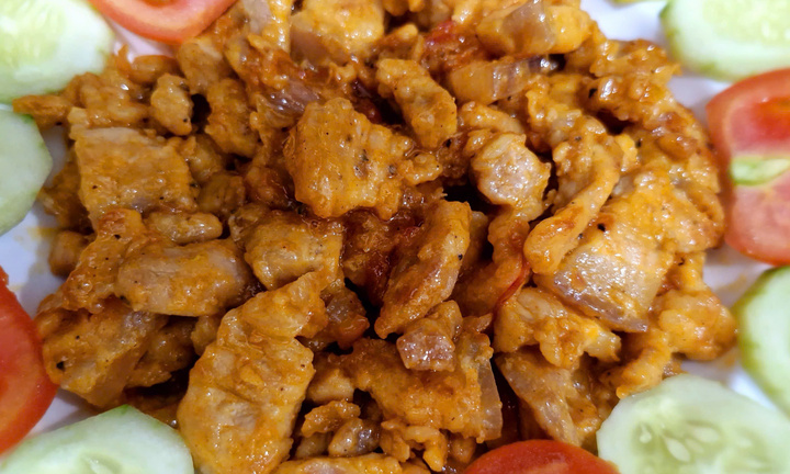 Cách làm món thịt ba rọi sốt tắc đơn giản