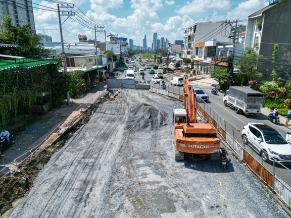 Sau 9 năm, dự án mở rộng đường 2,5km ở TP.HCM vẫn dang dở