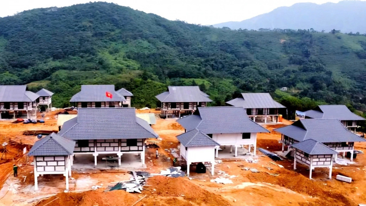 Làng Nủ đang hồi sinh sau cơn lũ dữ