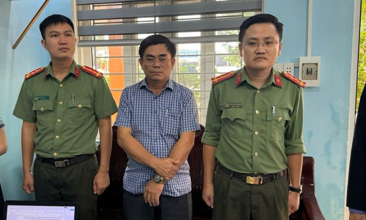 Vi phạm quy định đấu thấu, 11 cán bộ ở Quảng Bình bị khởi tố