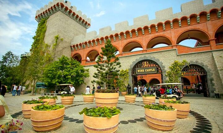 Mê mẩn lâu đài rượu vang mang kiến trúc châu Âu ở Phan Thiết