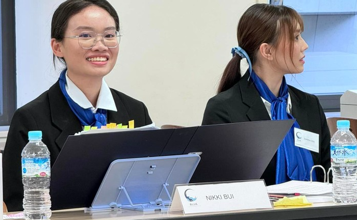 Một nữ sinh Việt Nam xuất sắc cùng đội tuyển Australia vô địch INC