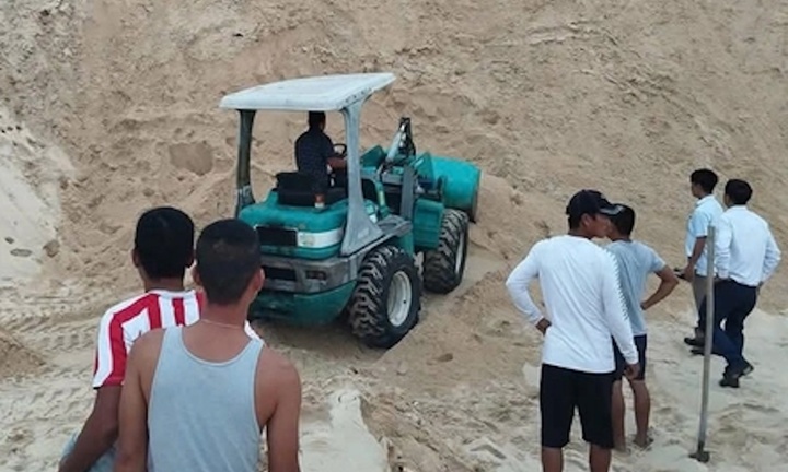 Đang chơi cùng nhóm bạn, nam sinh lớp 7 bị cát vùi chết thương tâm