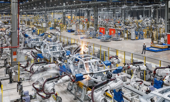 Vingroup thành lập Công ty Nghiên cứu Phát triển và Ứng dụng người máy