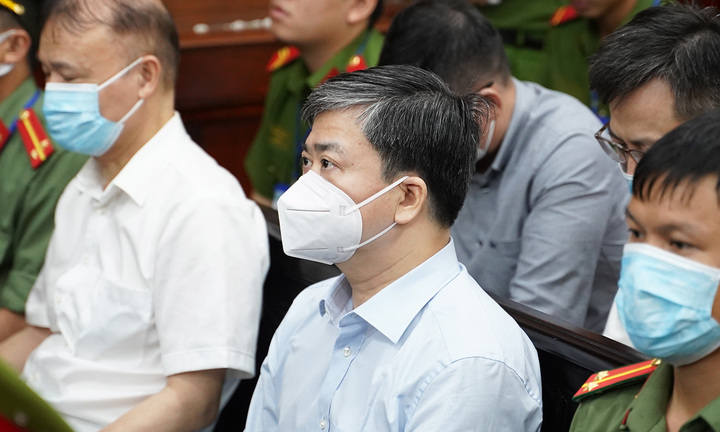 Cựu Bí thư Bến Tre Lê Đức Thọ và 14 bị cáo vụ Xuyên Việt Oil hầu tòa