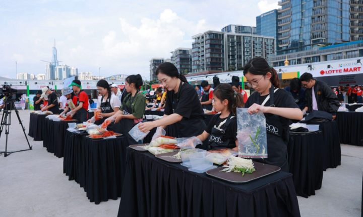 Hàng ngàn người tham dự lễ hội ẩm thực và văn hóa Hàn Quốc tại TP. Thủ Đức