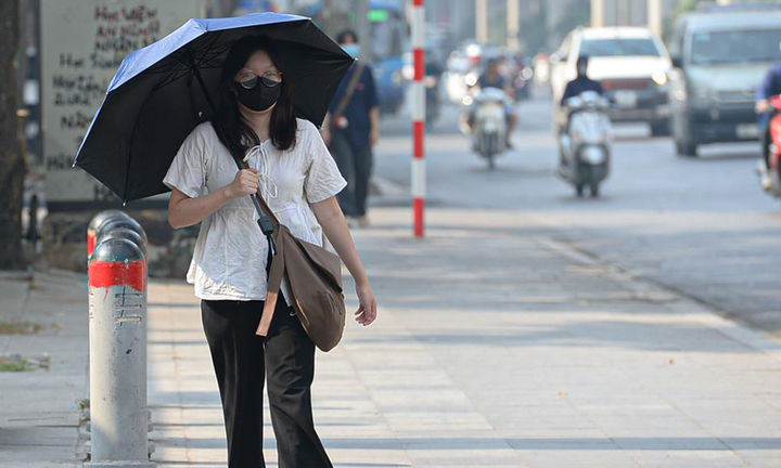 Liên tục đón không khí lạnh, vì sao miền Bắc vẫn nắng nóng 30 độ C?