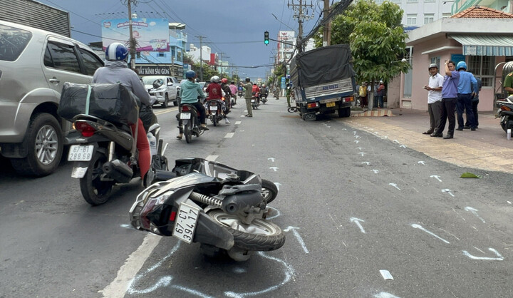 Đâm vào người đi sai luật giao thông có phải bồi thường?