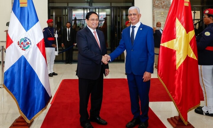 Thủ tướng hội kiến với Chủ tịch Thượng viện và Chủ tịch Hạ viện CH Dominica