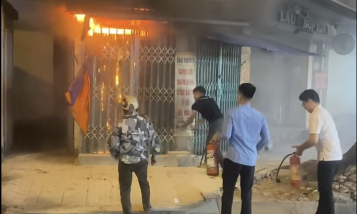 Đề xuất khen thưởng nhóm thanh niên trong 49 giây phá cửa, cứu ngôi nhà bị cháy