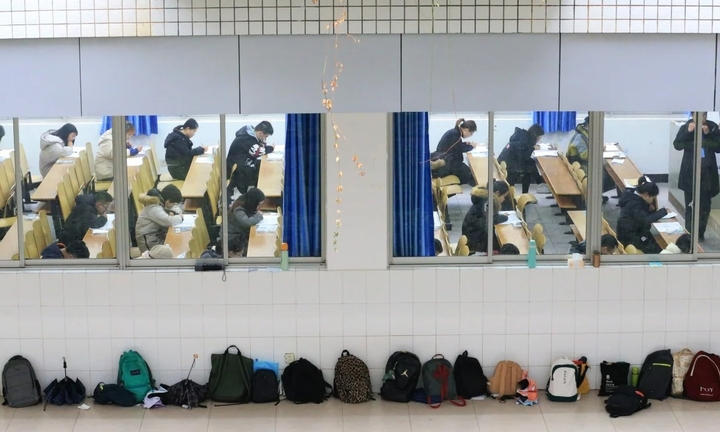 Thạc sĩ, tiến sĩ vẫn thất nghiệp, nhiều người không còn mặn mà thi cao học