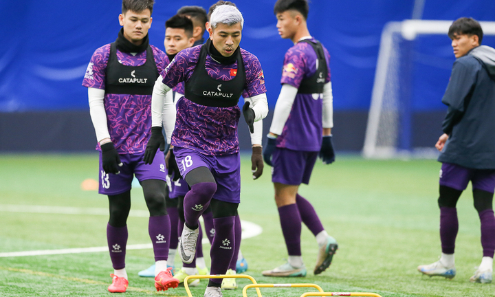 Tiền đạo tuyển Việt Nam: HLV Kim Sang-sik giúp chúng tôi có nhiều tiếng cười