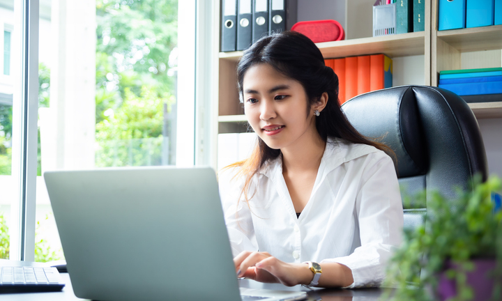 Hơn một nửa Gen Z nghe lời AI thay vì sếp