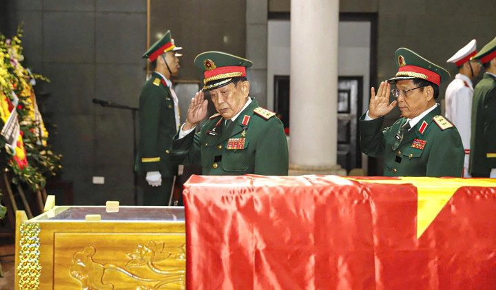 Xúc động lễ tang Trung tướng, Anh hùng Lực lượng vũ trang Khuất Duy Tiến