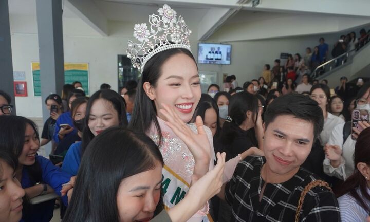 Hoa hậu Quốc tế 2024 Thanh Thủy khẳng định sẽ học lên Thạc sĩ