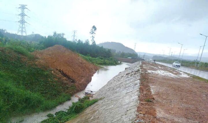 Dân kêu trời vì ngập lụt kéo dài do dự án 1.500 tỷ đồng, Đà Nẵng kiểm tra khẩn