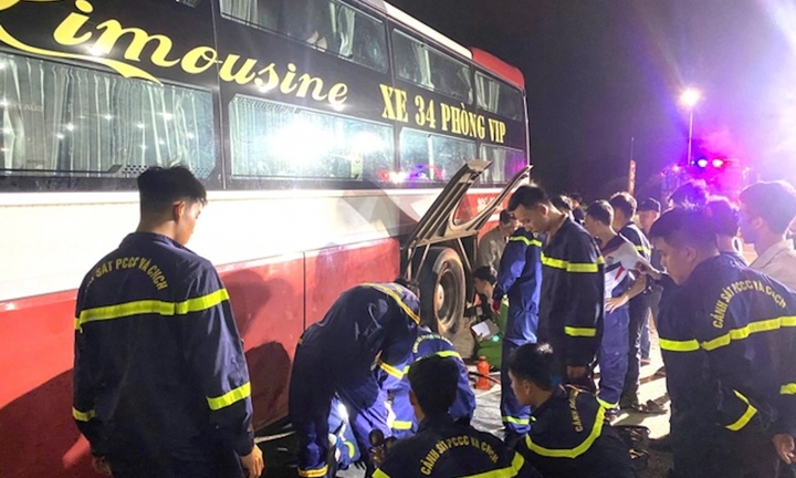  Chui xuống gầm xe giường nằm, phụ xe bị đè tử vong