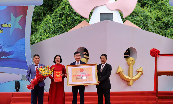 Phú Yên nhận Bằng xếp hạng Di tích quốc gia đặc biệt Đường Hồ Chí Minh trên biển