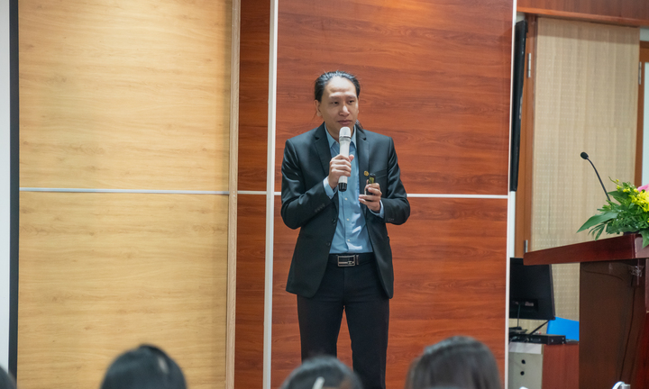 Một nhân viên sẽ phải làm tới 4 công việc vì sự xuất hiện của AI