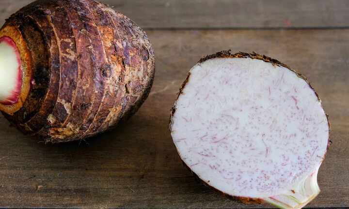 Mua khoai môn nên chọn củ nặng hay nhẹ?