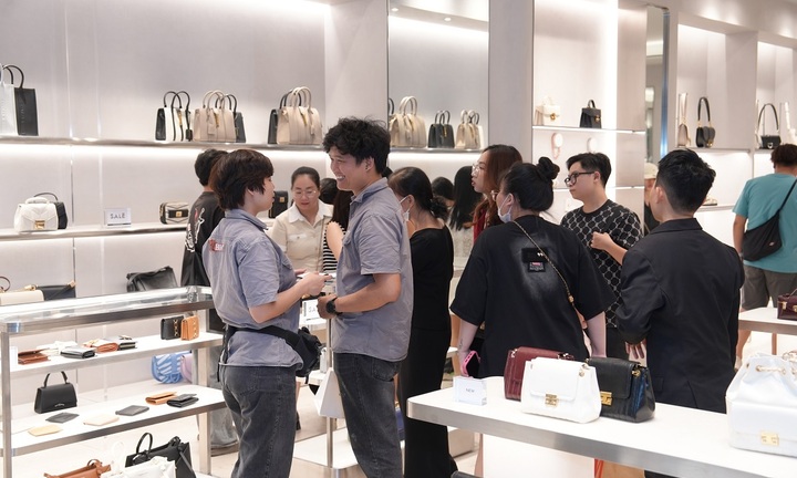 'Đột kích' Vincom săn deal khủng, rinh quà đỉnh dịp Black Friday